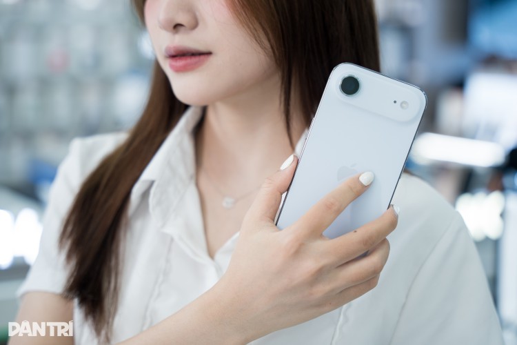 Đánh giá iPhone Air: Người dùng phải đổi gì lấy vẻ đẹp “siêu mỏng”?