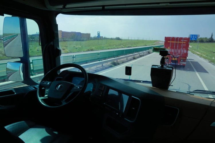 Phát hiện “thành phố ma” ở Trung Quốc: Hiện đại, bề thế mà không bóng người, chỉ có xe tự chạy trên đường